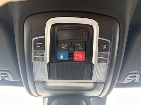 Used 2024 RAM 1500 Laramie AWD/4WD image 16