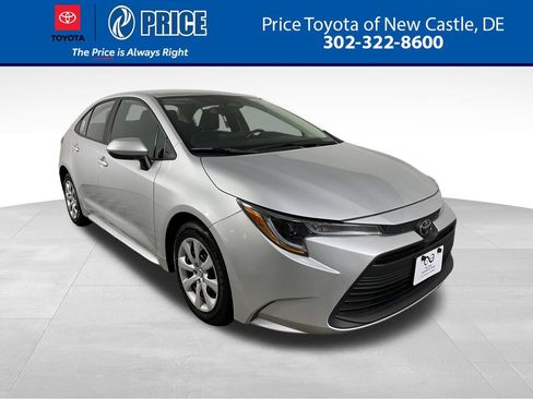 Used 2024 Toyota Corolla LE FWD image 1