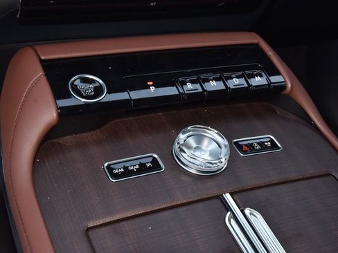 New 2025 Lincoln Navigator L Reserve image 32