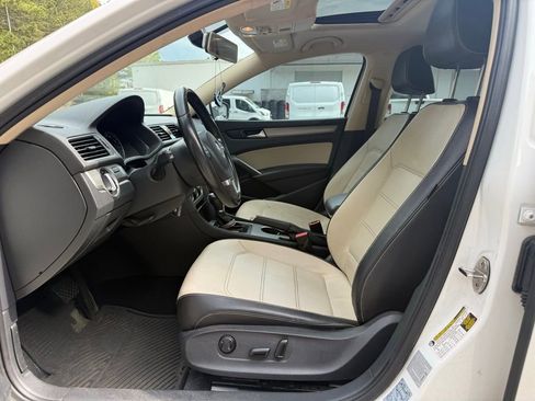 Used 2015 Volkswagen Passat TDI SE image 10
