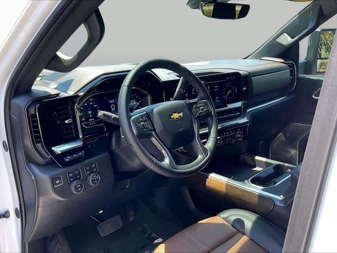 Used 2025 Chevrolet Silverado 2500 High Country w/ High Country Premium Package AWD/4WD image 14