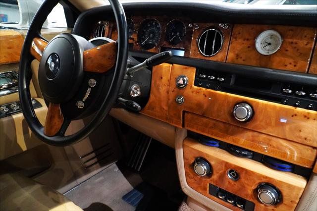 Used 2009 Rolls-Royce Phantom Sedan RWD image 14