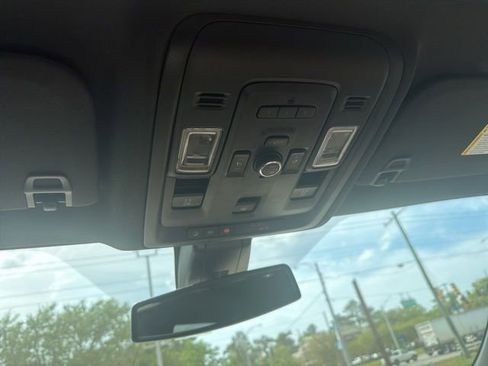 Used 2022 Chevrolet Tahoe Premier image 14