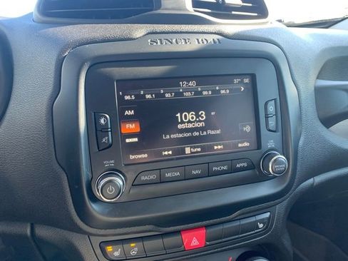 Used 2016 Jeep Renegade Limited image 16