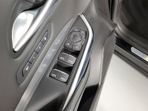 Certified 2025 Cadillac XT4 Premium Luxury image 19