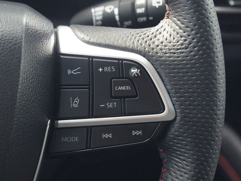 Used 2025 Toyota Sienna XSE w/ XSE Plus Package image 11