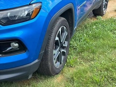 Used 2024 Jeep Compass Limited AWD/4WD image 4