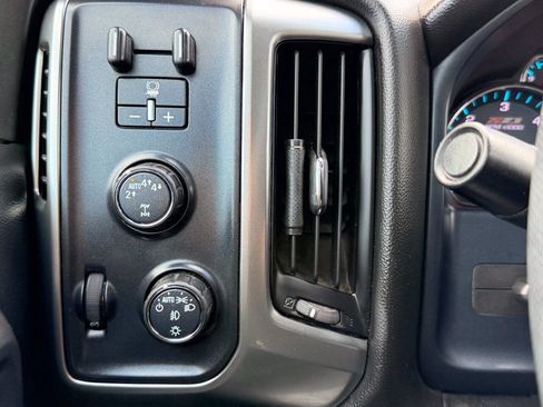 Used 2017 Chevrolet Silverado 1500 LT w/ All Star Edition AWD/4WD image 29