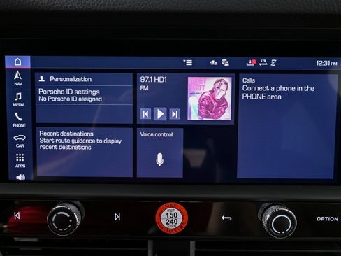 Certified 2025 Porsche Macan image 14