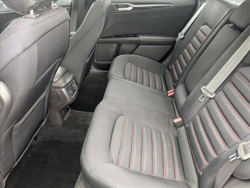 Used 2016 Ford Fusion SE image 16