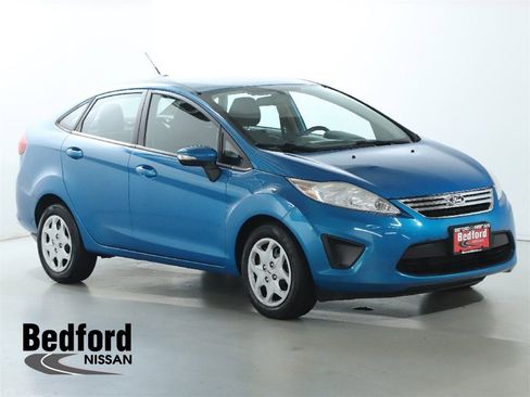 Used 2013 Ford Fiesta SE image 1