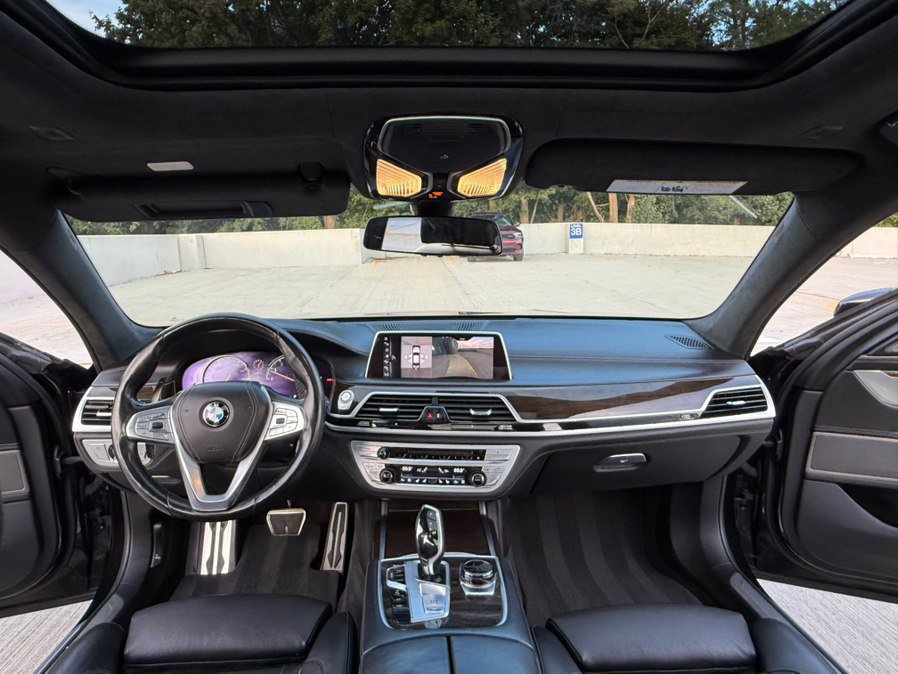 Used 2017 BMW 750i xDrive AWD/4WD image 14