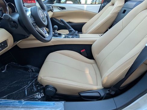 New 2026 MAZDA MX-5 Miata RF Grand Touring RWD image 5