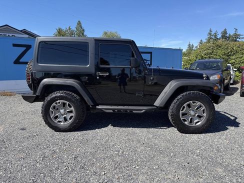 Used 2013 Jeep Wrangler Sport AWD/4WD image 2