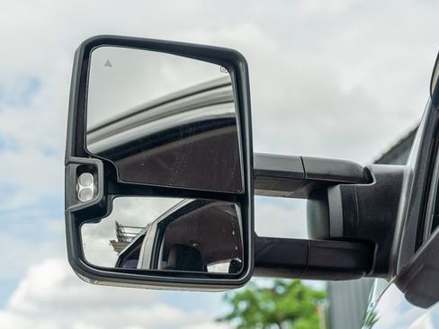 Used 2018 Toyota Tundra SR5 w/ TRD Off Road Package image 11