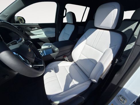 New 2026 Chevrolet Traverse High Country w/ LPO, Floor Liner Package AWD/4WD image 10