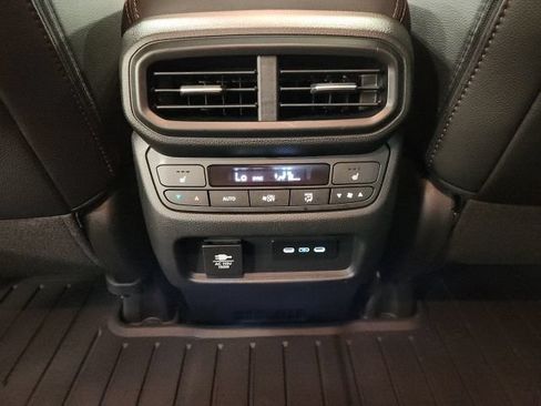 Used 2025 Honda Passport Black Edition image 24