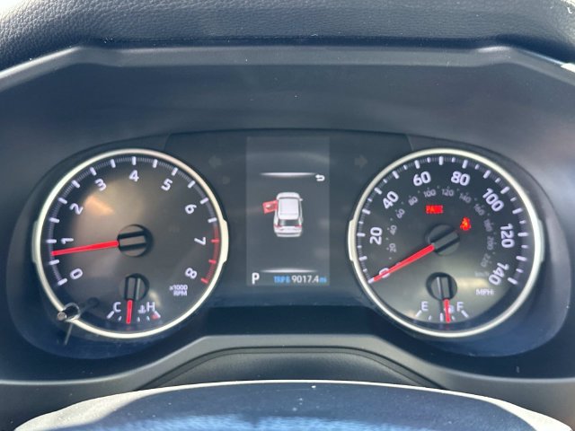 Used 2019 Toyota RAV4 LE AWD/4WD image 18