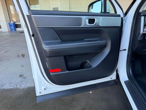 Used 2025 Hyundai Santa Fe SEL image 18