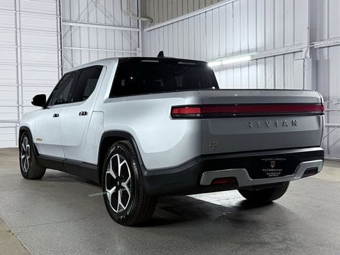 Used 2022 Rivian R1T Adventure image 11