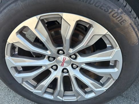 Used 2021 GMC Yukon XL Denali AWD/4WD image 13