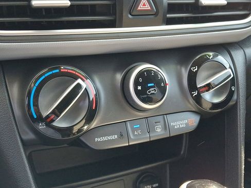 Used 2019 Hyundai Kona SEL AWD/4WD image 15