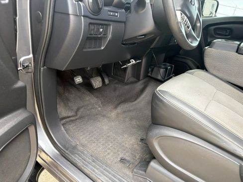 Used 2017 Nissan Titan S RWD image 12