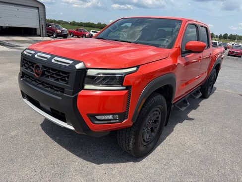 Used 2025 Nissan Frontier PRO-4X AWD/4WD image 25