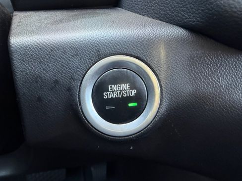 Used 2024 GMC Terrain SLE FWD image 23