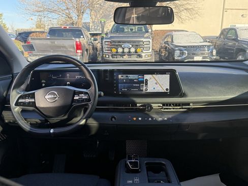 Used 2023 Nissan Ariya FWD image 21