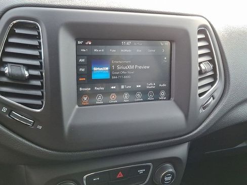 Used 2019 Jeep Compass Latitude w/ Popular Equipment Group image 4