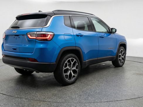 Used 2025 Jeep Compass Limited image 9