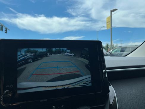 Used 2025 Toyota Corolla LE FWD image 20