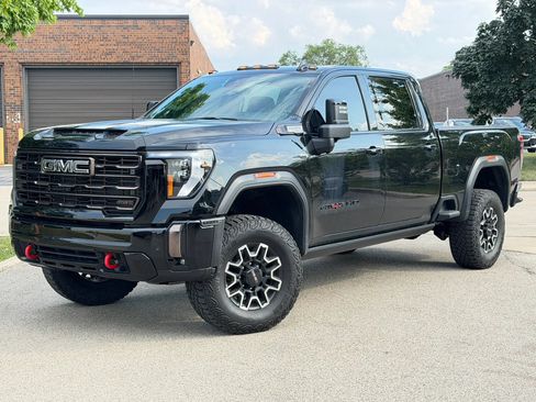 Used 2024 GMC Sierra 2500 AT4X AWD/4WD image 2