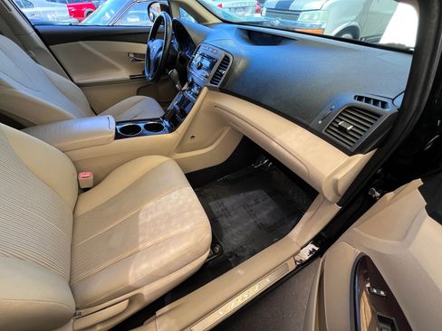 Used 2009 Toyota Venza FWD image 12
