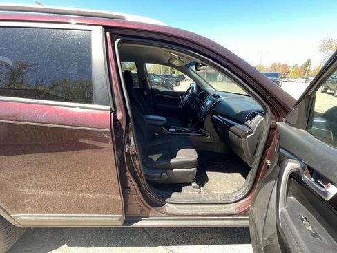 Used 2014 Kia Sorento LX FWD image 31