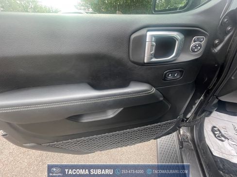 Used 2020 Jeep Wrangler Unlimited Sahara w/ Uconnect 4C Nav & Sound Group AWD/4WD image 11