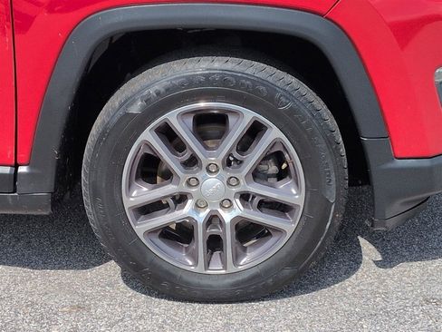 Used 2020 Jeep Compass Latitude FWD image 10