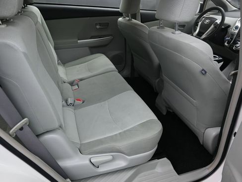 Used 2014 Toyota Prius V Three FWD image 17