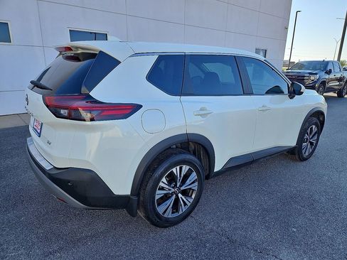 Used 2023 Nissan Rogue SV image 8