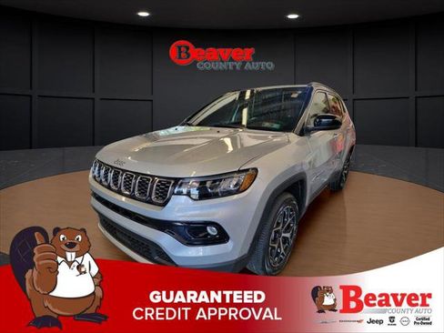 Certified 2025 Jeep Compass Limited AWD/4WD image 1