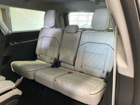 New 2026 Lincoln Navigator L Black Label AWD/4WD image 44