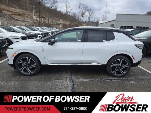 New 2026 Chevrolet Equinox EV LT image 2