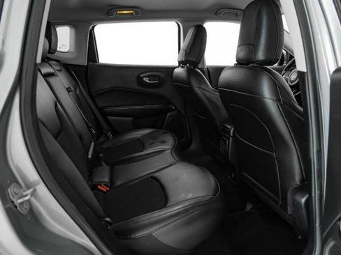 Used 2021 Jeep Compass Latitude image 32