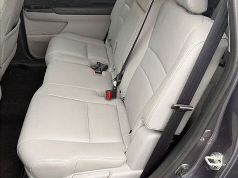 Used 2017 Honda Pilot EX-L image 4