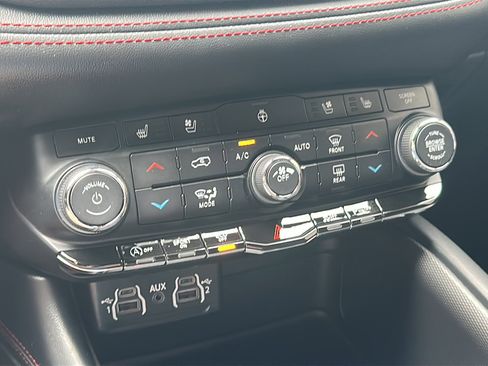 Used 2023 Dodge Durango GT image 36