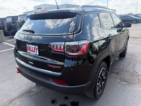 Used 2024 Jeep Compass Trailhawk AWD/4WD image 4