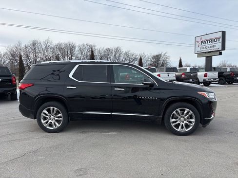 Used 2021 Chevrolet Traverse High Country image 2