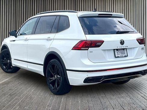 Used 2023 Volkswagen Tiguan SE R-Line AWD/4WD image 3