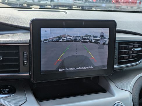Used 2022 Ford Explorer XLT w/ Equipment Group 202A AWD/4WD image 25